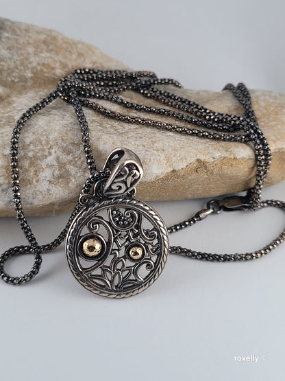 ❤️925 & 18k Vintage Oxidized Sterling Silver Necklace and Medallion Pendant!
