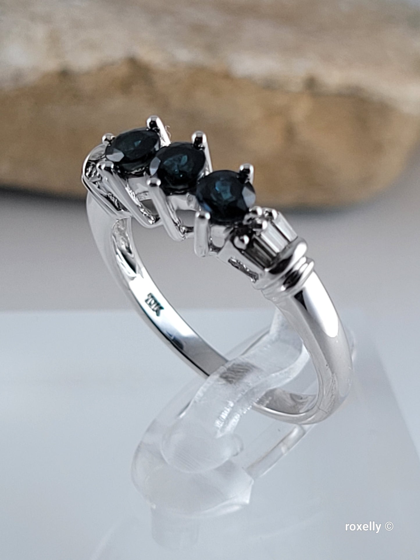 ❤️10k Size 7 Amazing Solid White Gold Dark Sapphire and Genuine Diamonds Ring!