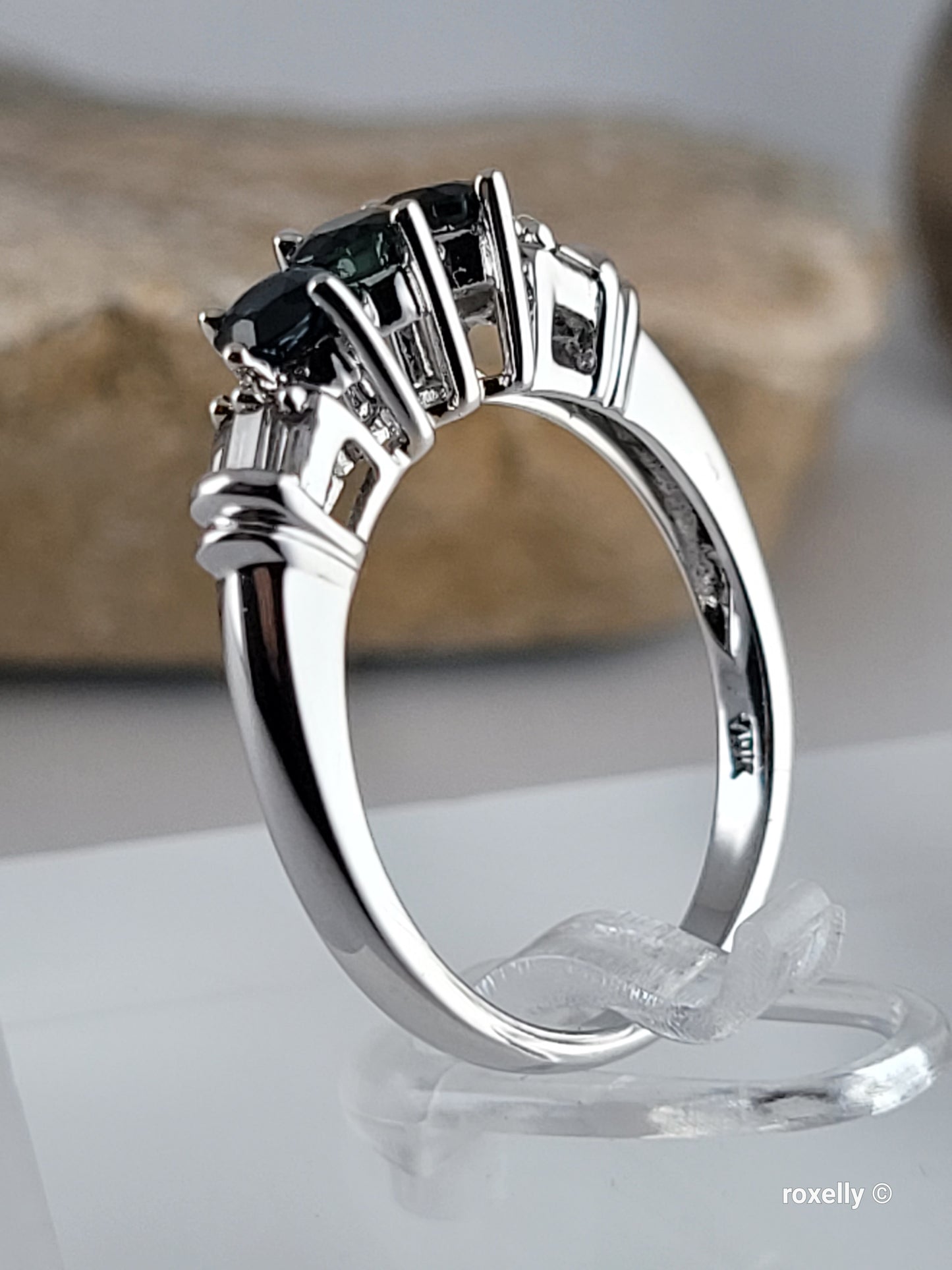 ❤️10k Size 7 Amazing Solid White Gold Dark Sapphire and Genuine Diamonds Ring!