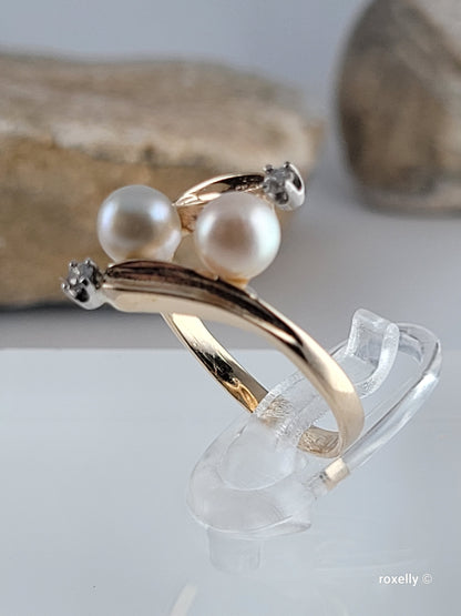 ❤️14k Size 5 Beautiful Solid Yellow Gold Fresh-Water Pearl and Diamonds Ring!