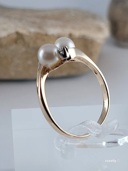 ❤️14k Size 5 Beautiful Solid Yellow Gold Fresh-Water Pearl and Diamonds Ring!