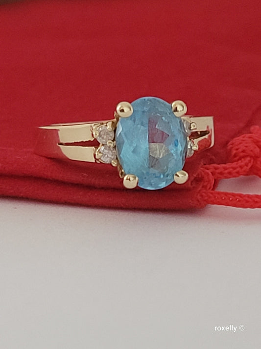 ❤️14k Size 6 Beautiful Solid Yellow Gold Blue topaz and Diamond Ring!