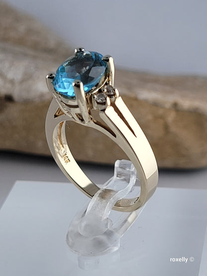 ❤️14k Size 6 Beautiful Solid Yellow Gold Blue topaz and Diamond Ring!