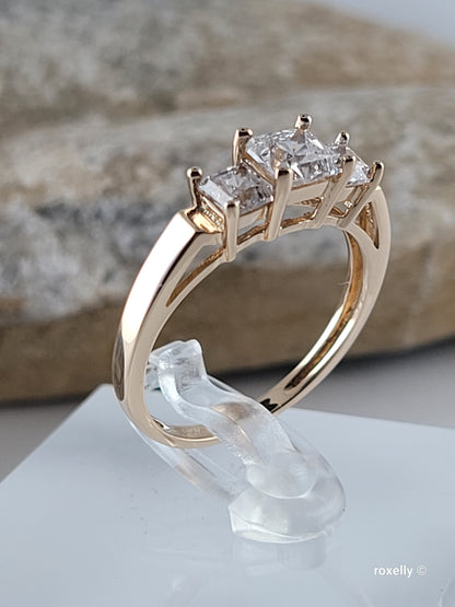 ❤️14k Size 8 Precious Solid Yellow Gold Cubic Zirconia Cocktail Ring!