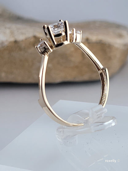 ❤️14k Size 7.5 Precious Solid Yellow Gold Cubic Zirconia Cocktail Ring!