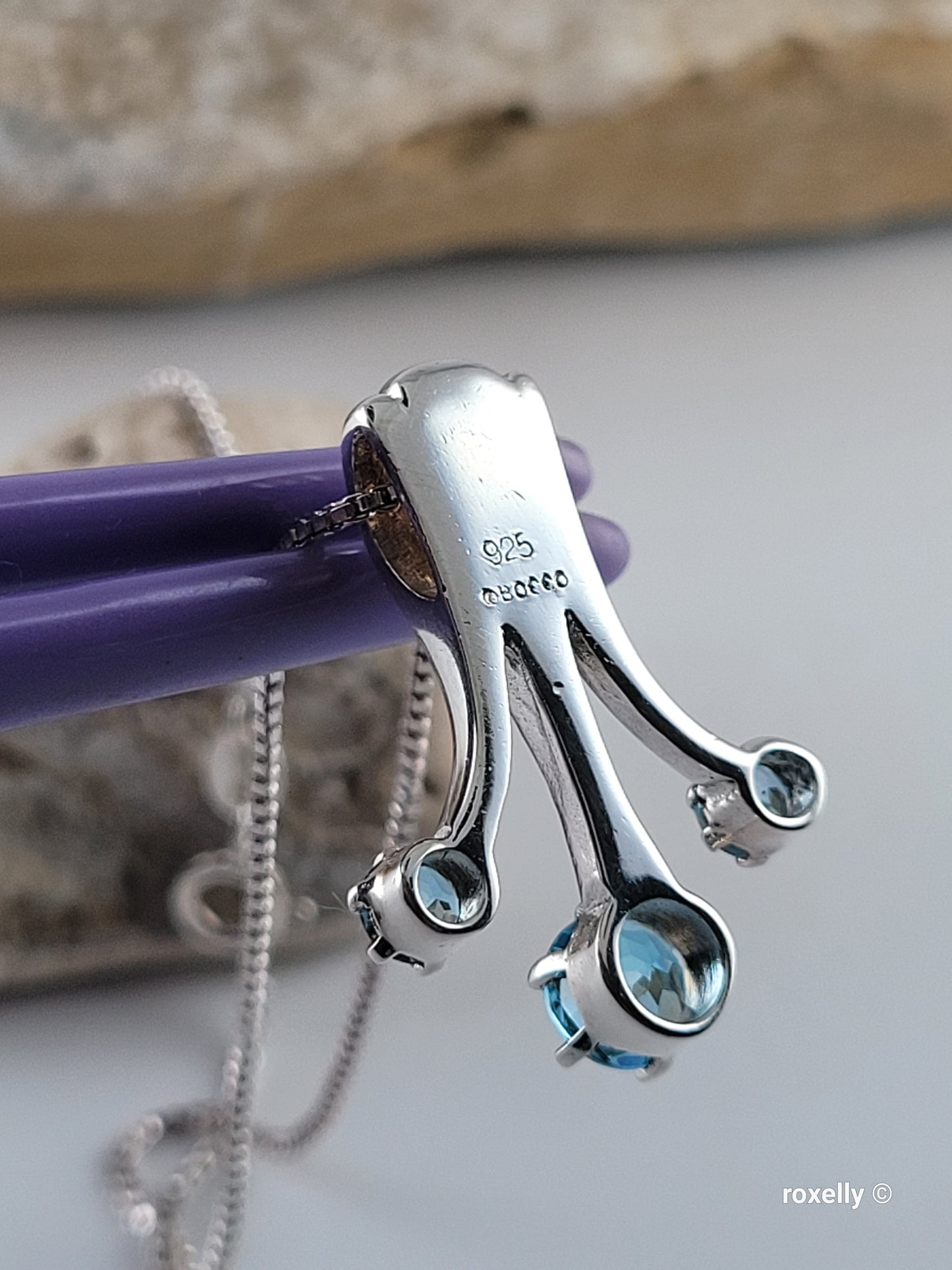 ❤️925 Amazing Sterling Silver Blue Topaz Necklace and Pendant!