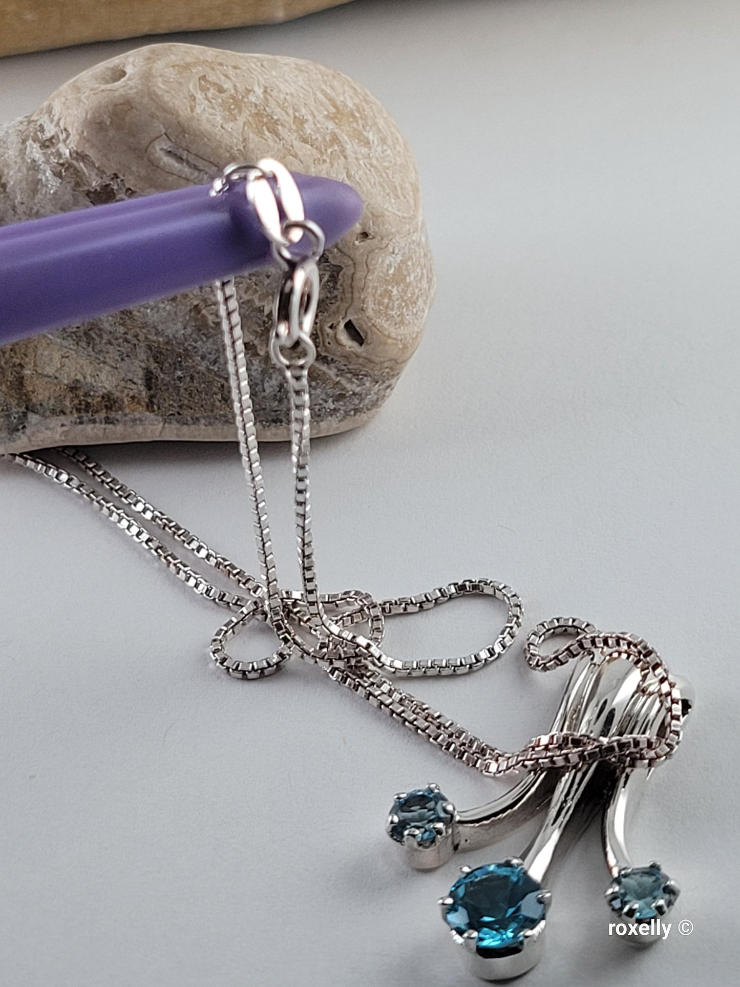 ❤️925 Amazing Sterling Silver Blue Topaz Necklace and Pendant!