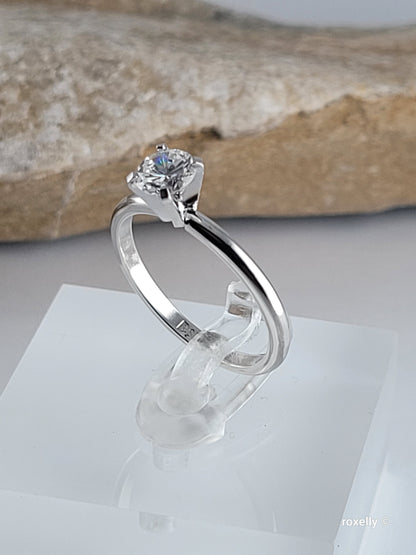 ❤️925 Size 7 Beautiful Sterling Silver Cubic Zirconia Ring!