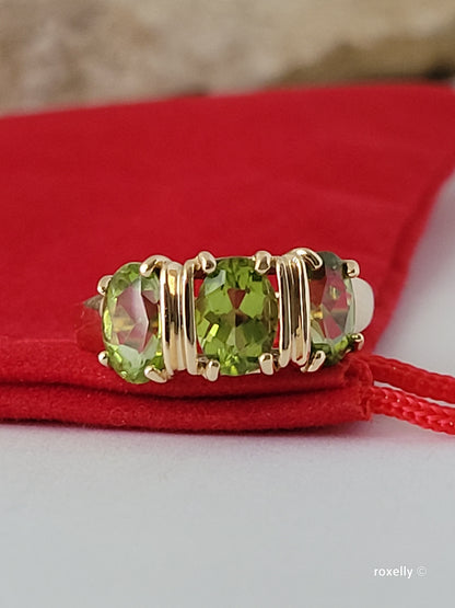 ❤️14k Size 6 Beautiful Solid Yellow Gold Peridot Gemstone Ring!