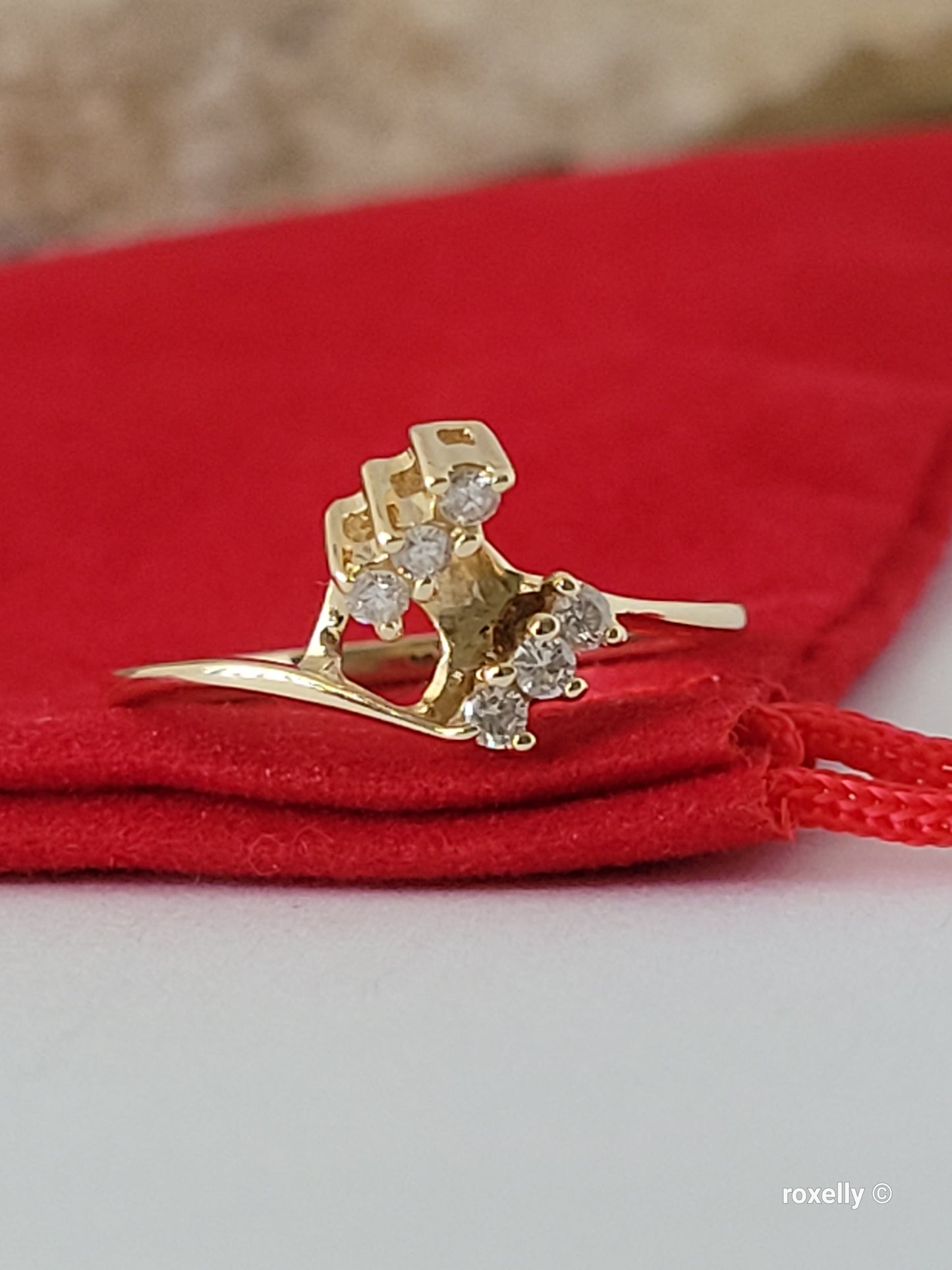 ❤️14k Size 6 Beautiful Solid Yellow Gold Genuine Diamond Ring!
