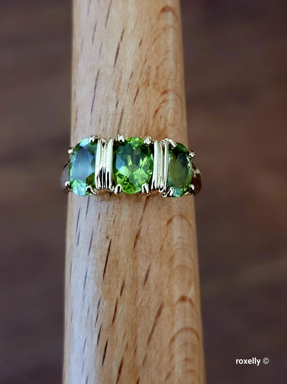 ❤️14k Size 6 Beautiful Solid Yellow Gold Peridot Gemstone Ring!