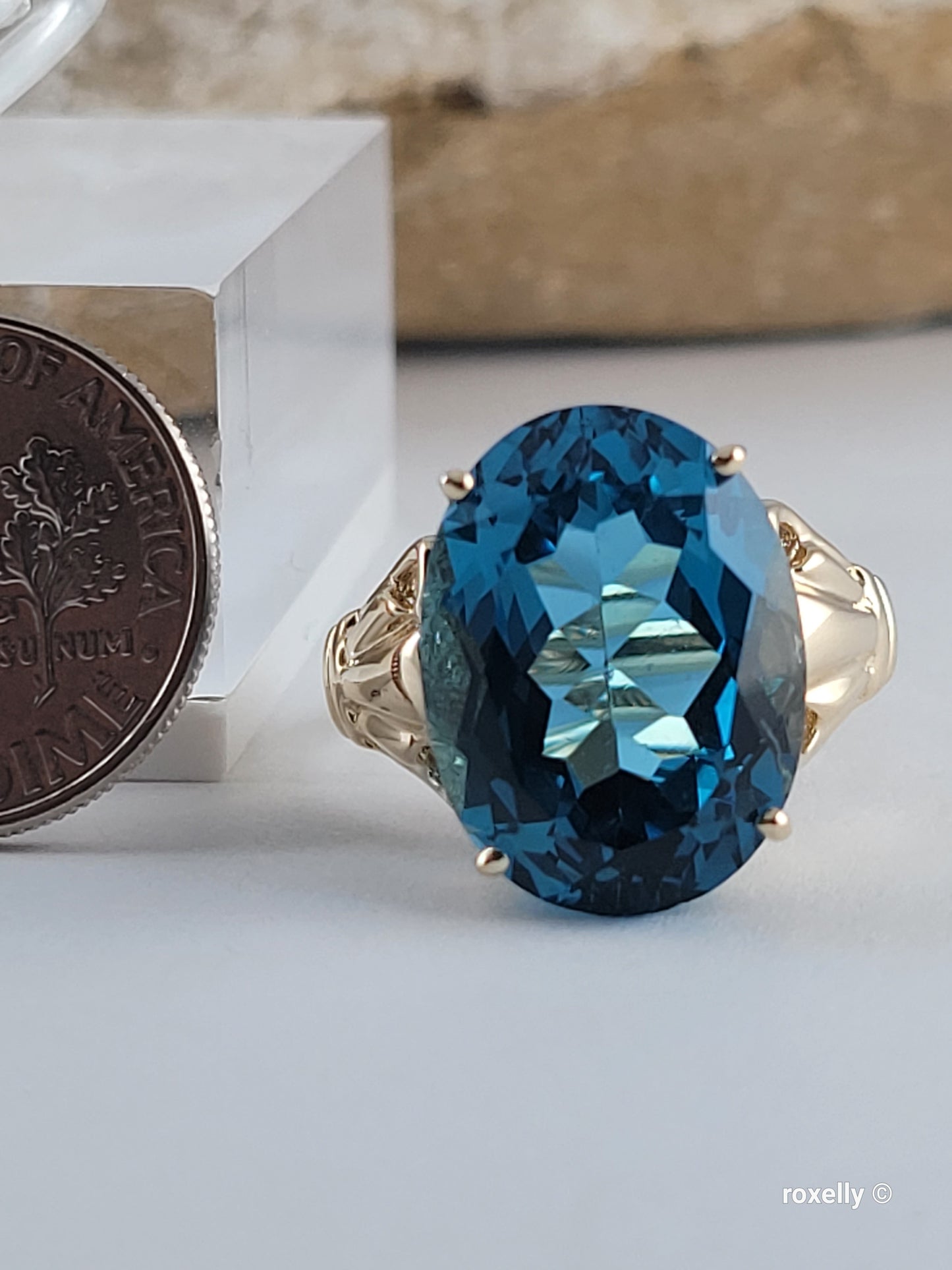 ❤️10k Size 7 Gorgeous Solid Yellow Gold Blue Topaz Ring!