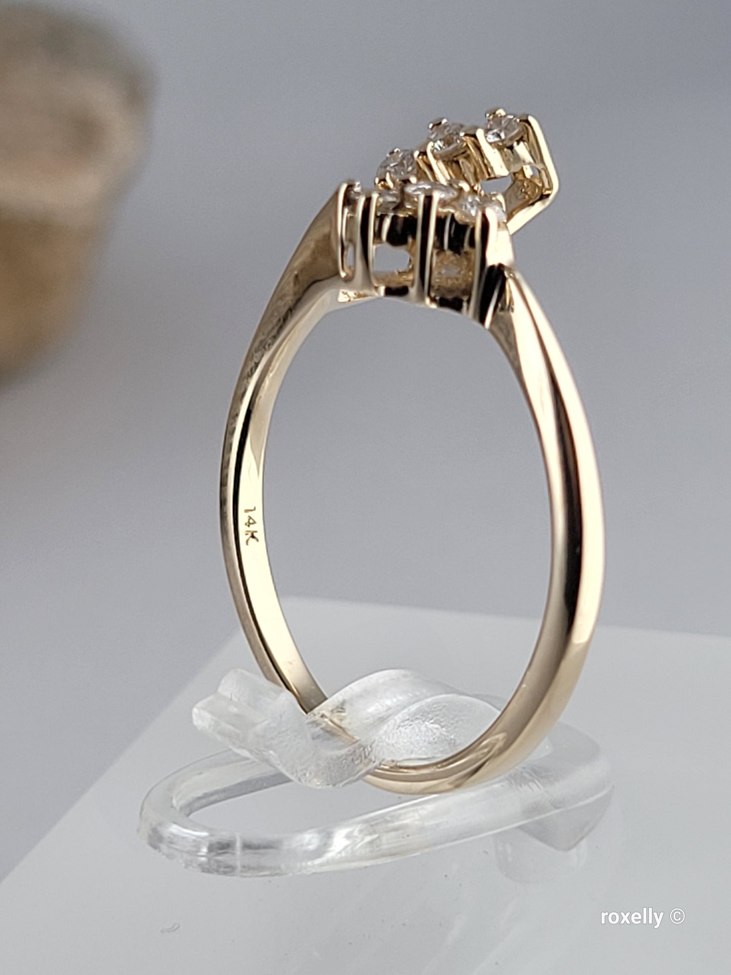 ❤️14k Size 6 Beautiful Solid Yellow Gold Genuine Diamond Ring!