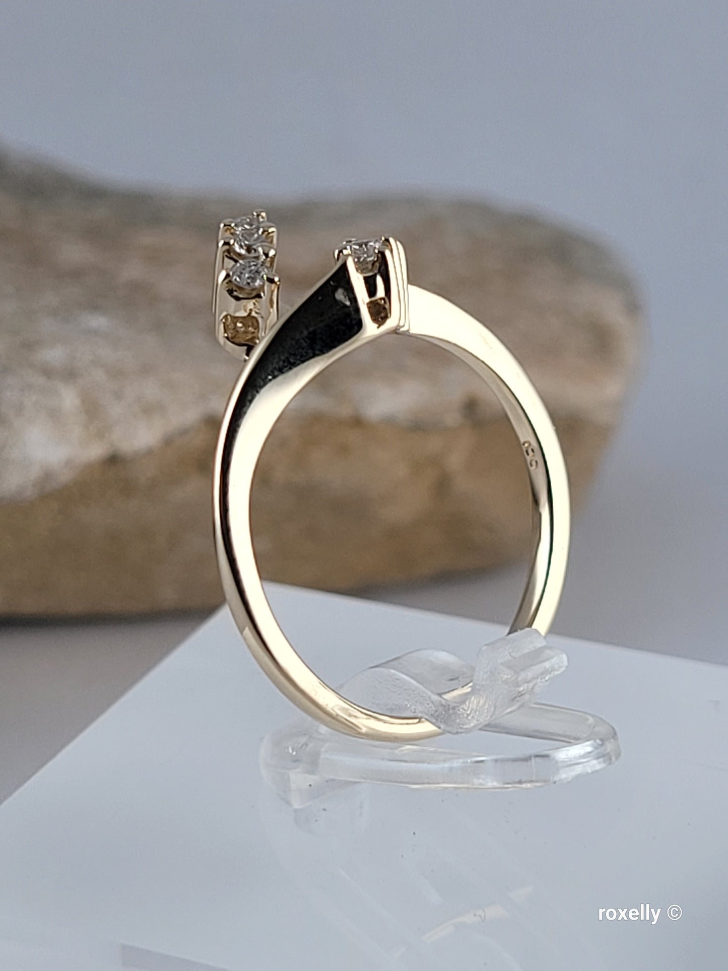 ❤️14k Size 6 Beautiful Solid Yellow Gold Genuine Diamond Ring!