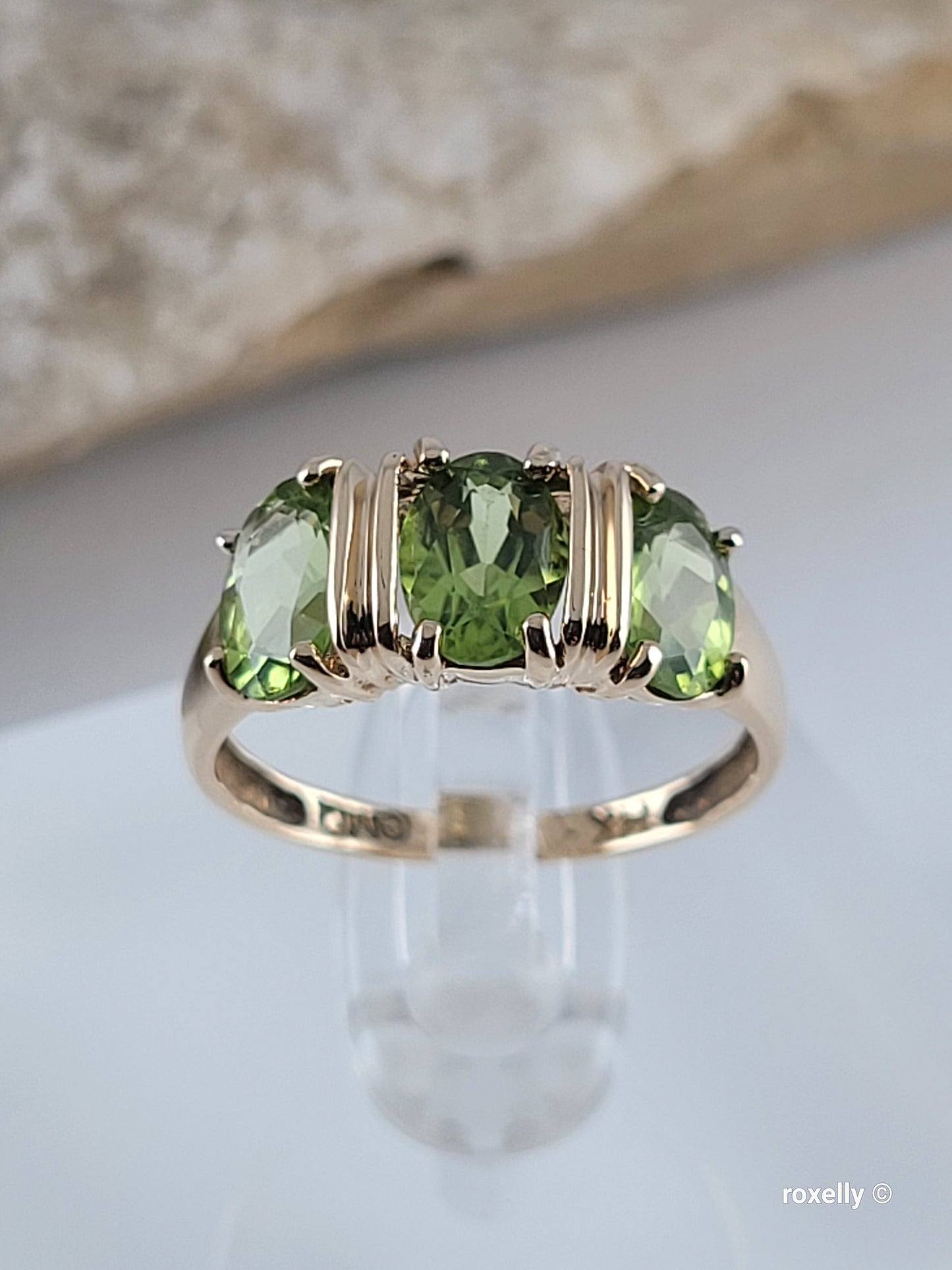 ❤️14k Size 6 Beautiful Solid Yellow Gold Peridot Gemstone Ring!