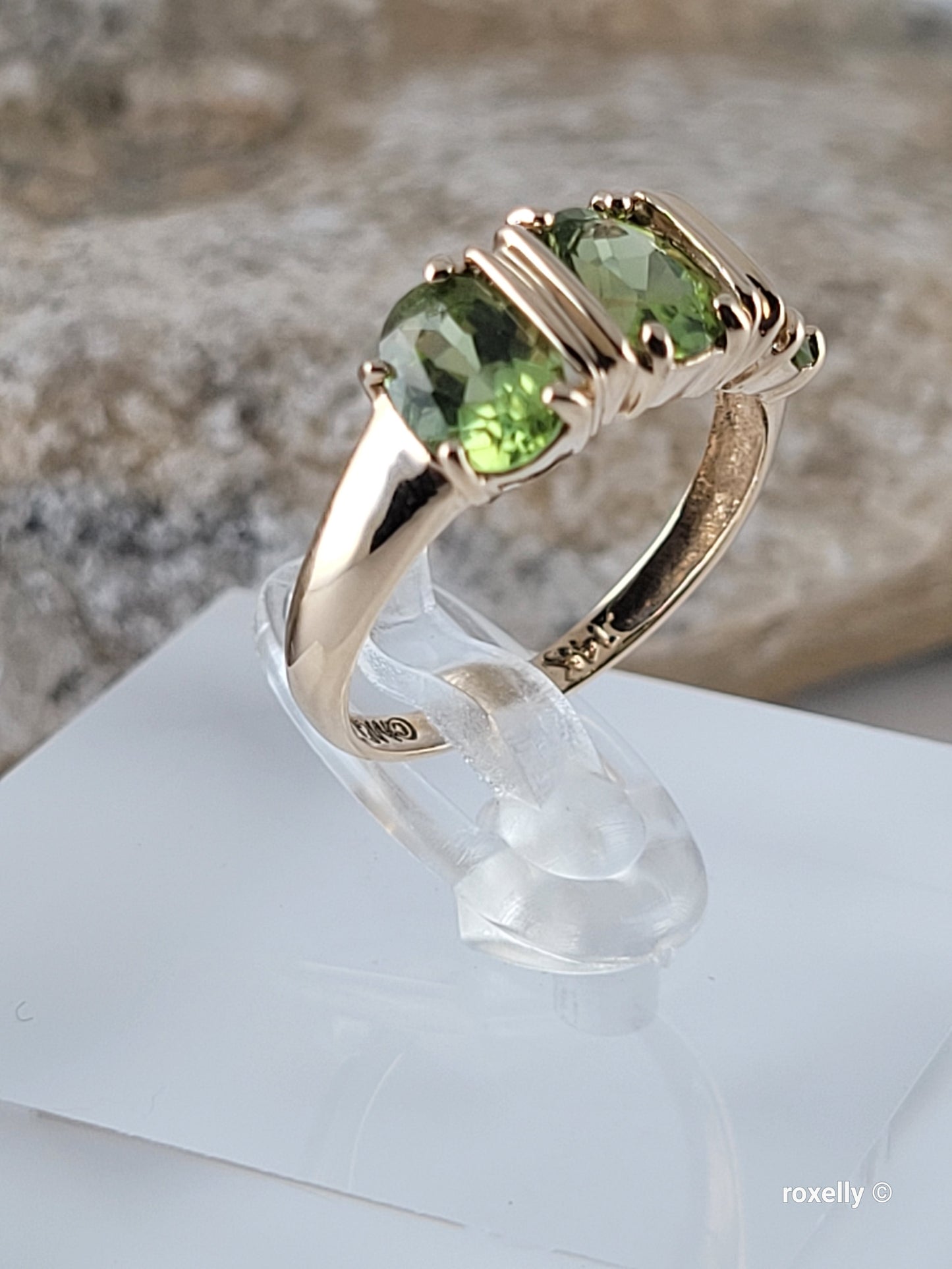 ❤️14k Size 6 Beautiful Solid Yellow Gold Peridot Gemstone Ring!