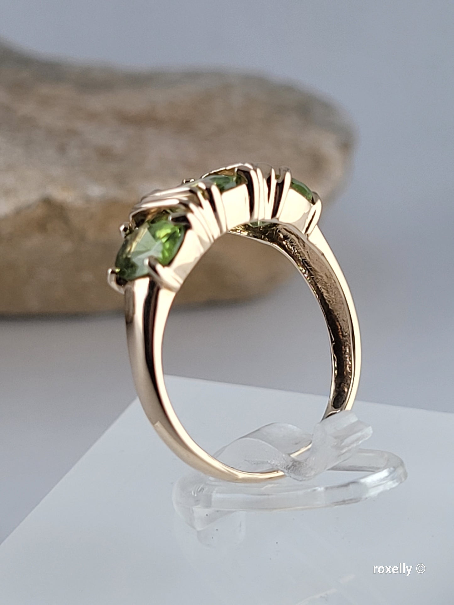 ❤️14k Size 6 Beautiful Solid Yellow Gold Peridot Gemstone Ring!