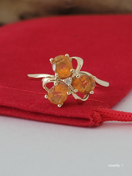 ❤️10k Size 8 Beautiful Solid Yellow Gold Citrine and Diamond Ring!