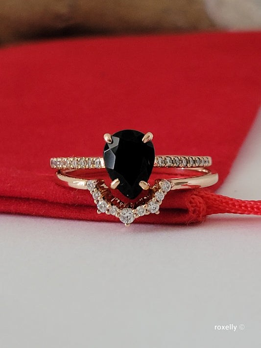❤️18k Size 7 Beautiful Two Solid Rose Gold Onyx and Diamond Rings!