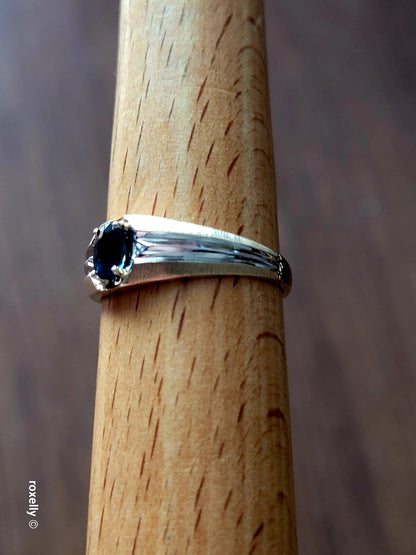 ❤️10k Size 10 Beautiful Solid Yellow Gold Sapphire Gemstone Ring!