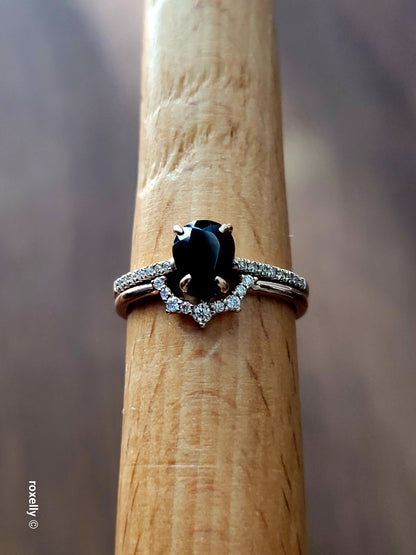 ❤️18k Size 7 Beautiful Two Solid Rose Gold Onyx and Diamond Rings!
