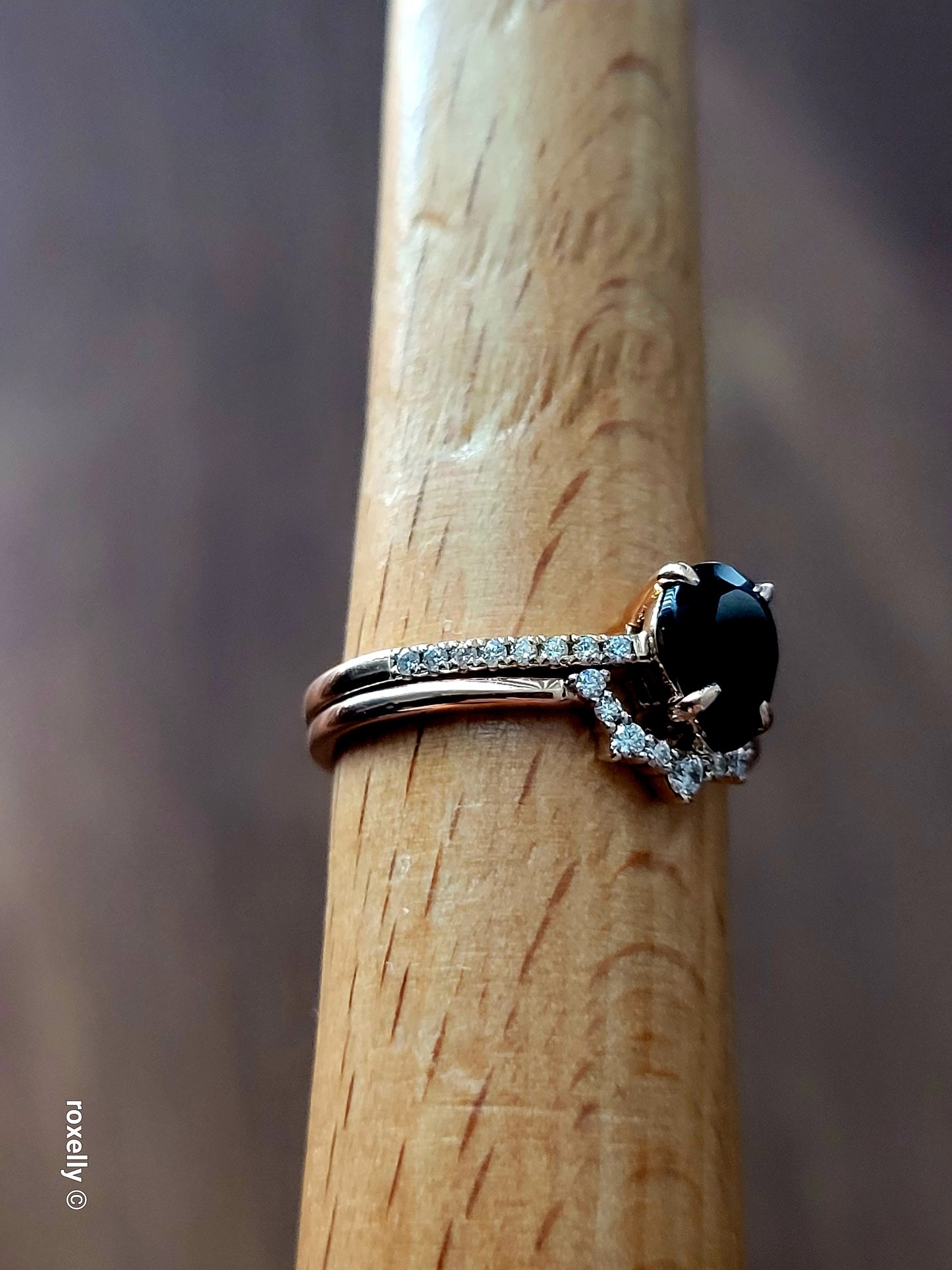❤️18k Size 7 Beautiful Two Solid Rose Gold Onyx and Diamond Rings!