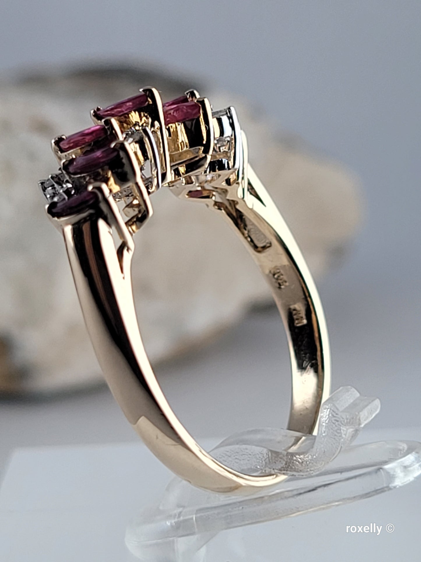 ❤️14k Size 7.25 Lovely Solid Yellow Gold Rubies and Genuine Diamond Ring!