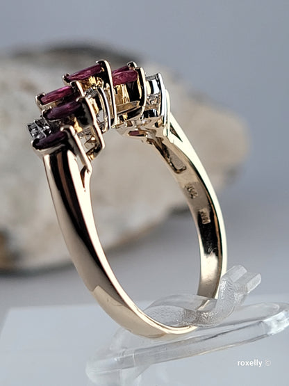 ❤️14k Size 7.25 Lovely Solid Yellow Gold Rubies and Genuine Diamond Ring!