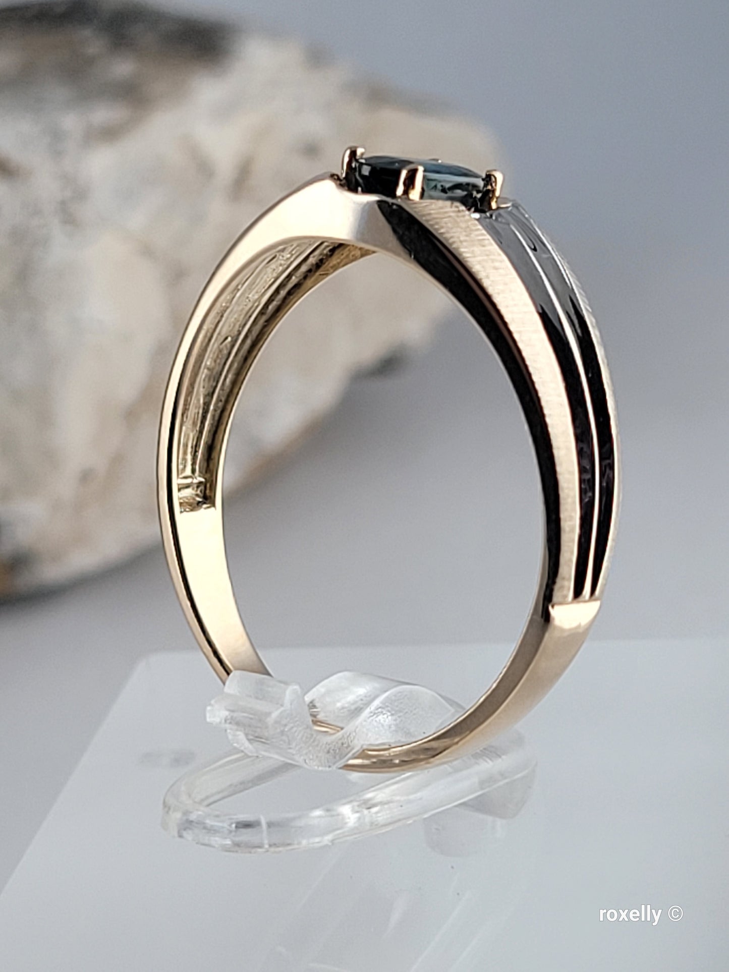 ❤️10k Size 10 Beautiful Solid Yellow Gold Sapphire Gemstone Ring!