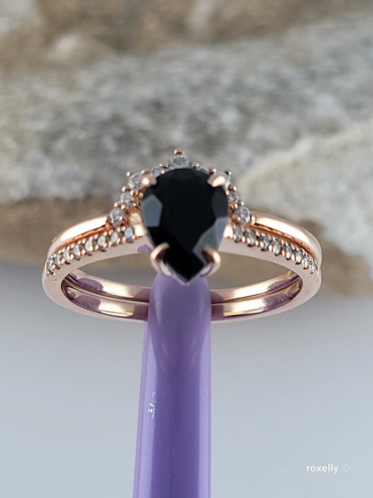 ❤️18k Size 7 Beautiful Two Solid Rose Gold Onyx and Diamond Rings!