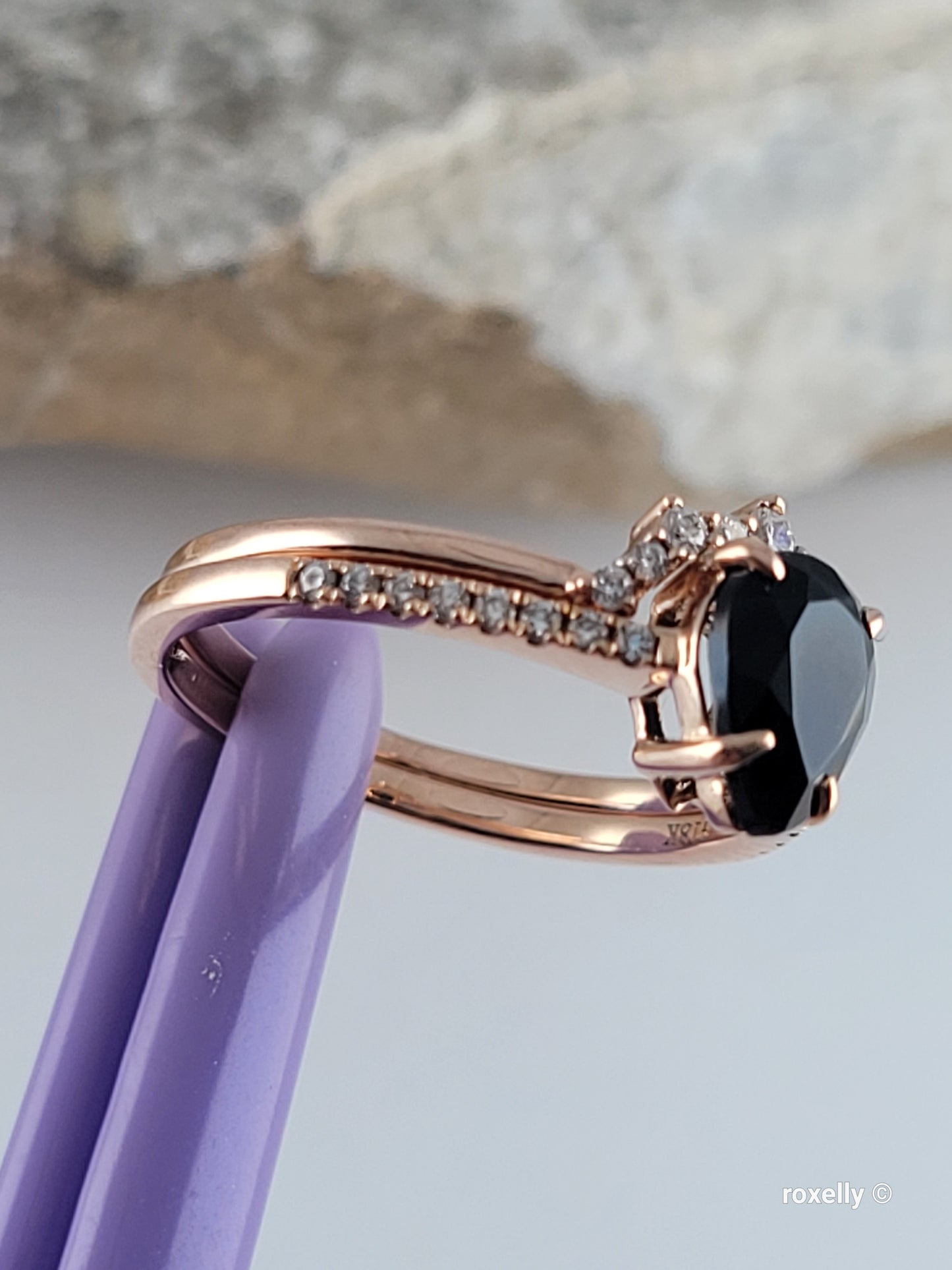 ❤️18k Size 7 Beautiful Two Solid Rose Gold Onyx and Diamond Rings!