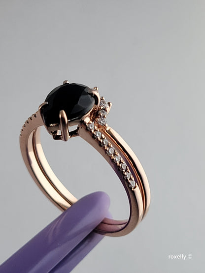❤️18k Size 7 Beautiful Two Solid Rose Gold Onyx and Diamond Rings!