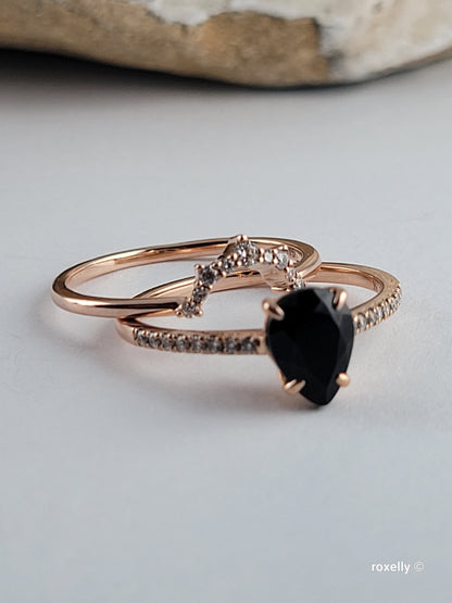 ❤️18k Size 7 Beautiful Two Solid Rose Gold Onyx and Diamond Rings!