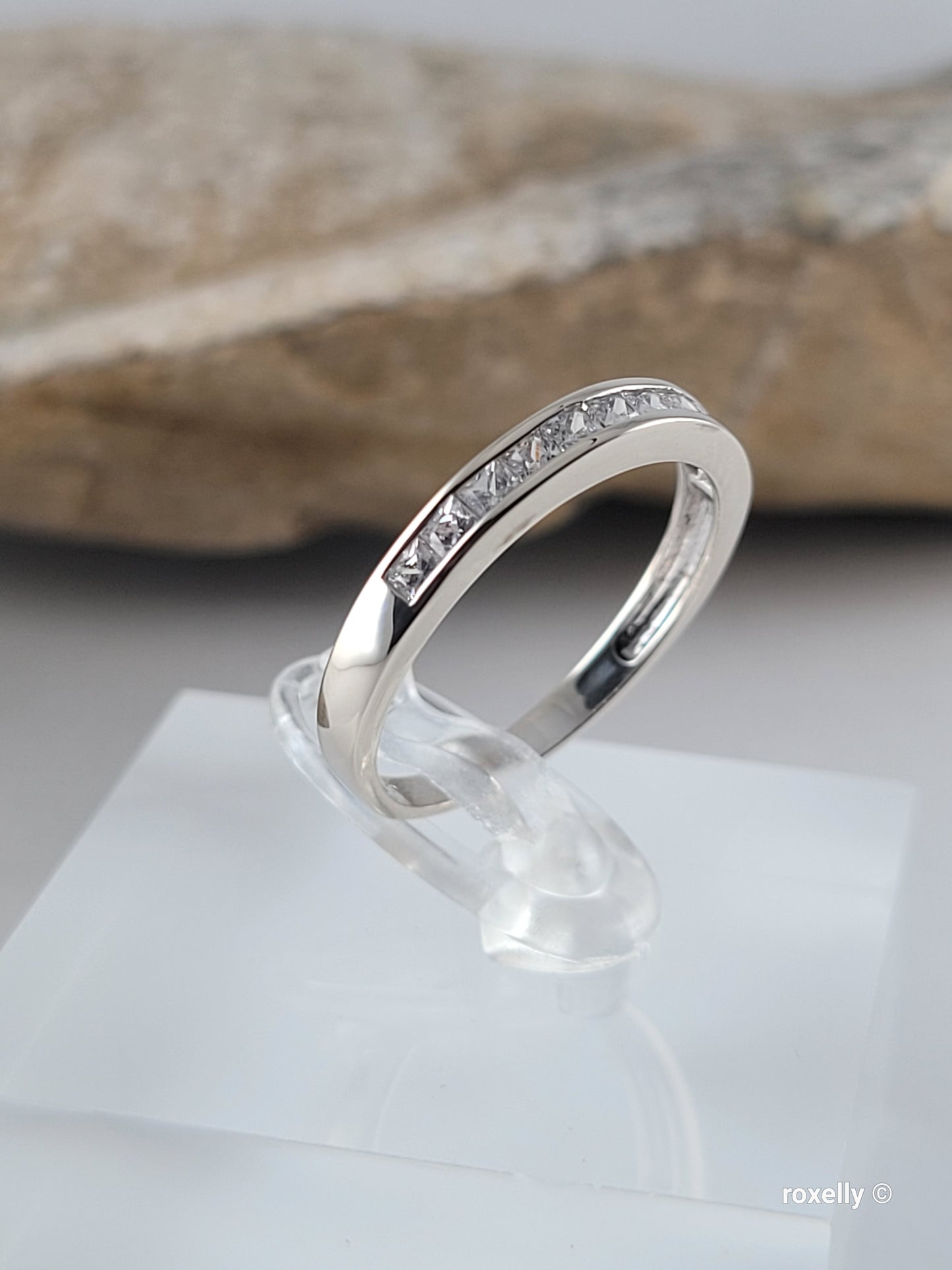 ❤️14k Size 8 Precious Solid White Gold Cubic Zirconia Band Ring!