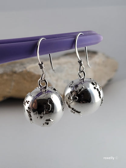 ❤️925 Vintage Sterling Silver World Globe Ringing Design Earrings!