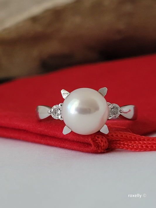 ❤️900 rhodium freshwater Pearl Ring with 0.12 ct Genuine Diamonds - Size 6.5!