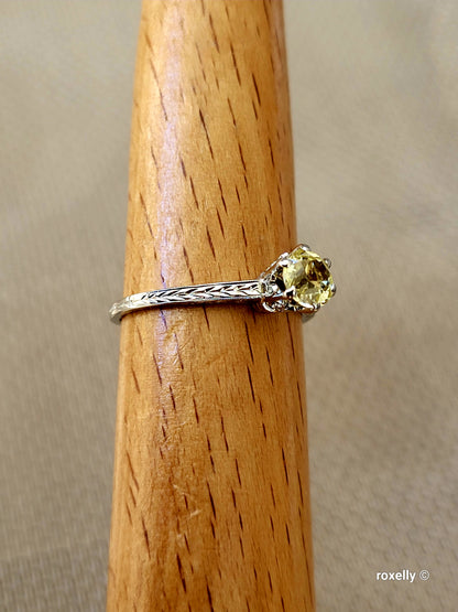 ❤️14k Size 8.25 Beautiful Solid White Gold Topaz Ring!