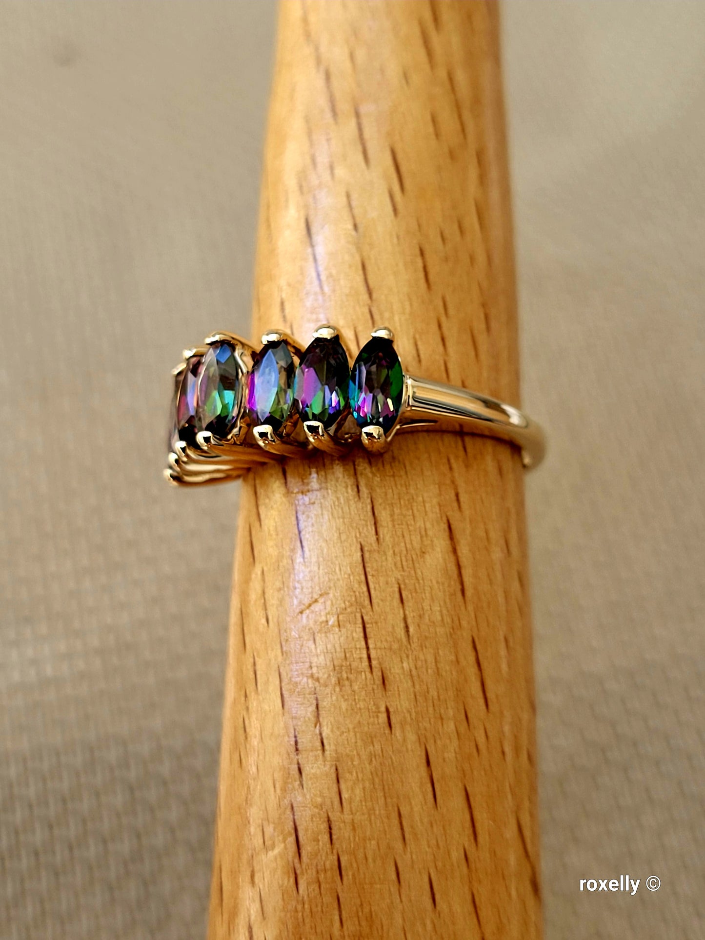 ❤️10k Size 7.75 Beautiful Solid Yellow Gold Mystic Topaz Ring!