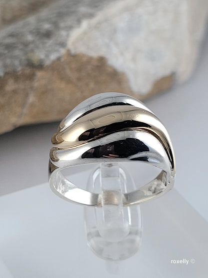 ❤️Size 7.5 Gorgeous 925 Sterling Silver and 14k Solid Yellow Gold Dome Design Ring!