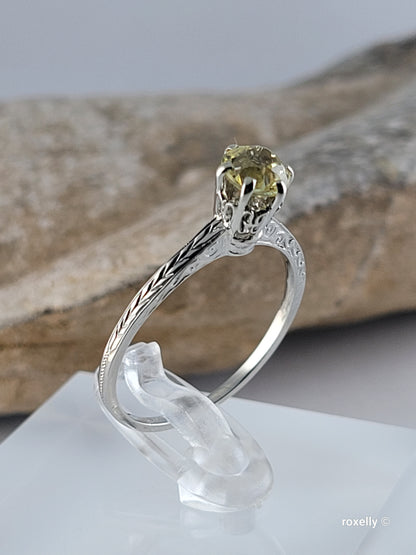 ❤️14k Size 8.25 Beautiful Solid White Gold Topaz Ring!