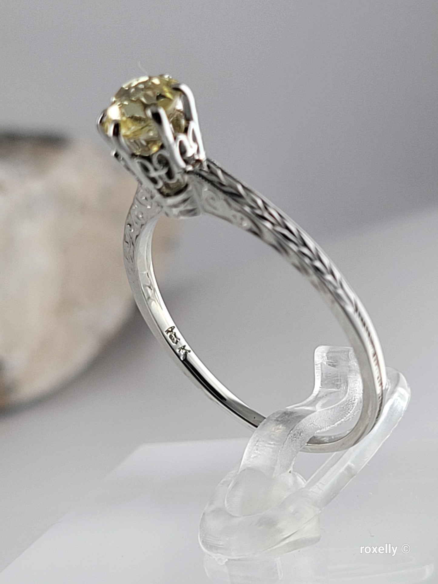 ❤️14k Size 8.25 Beautiful Solid White Gold Topaz Ring!