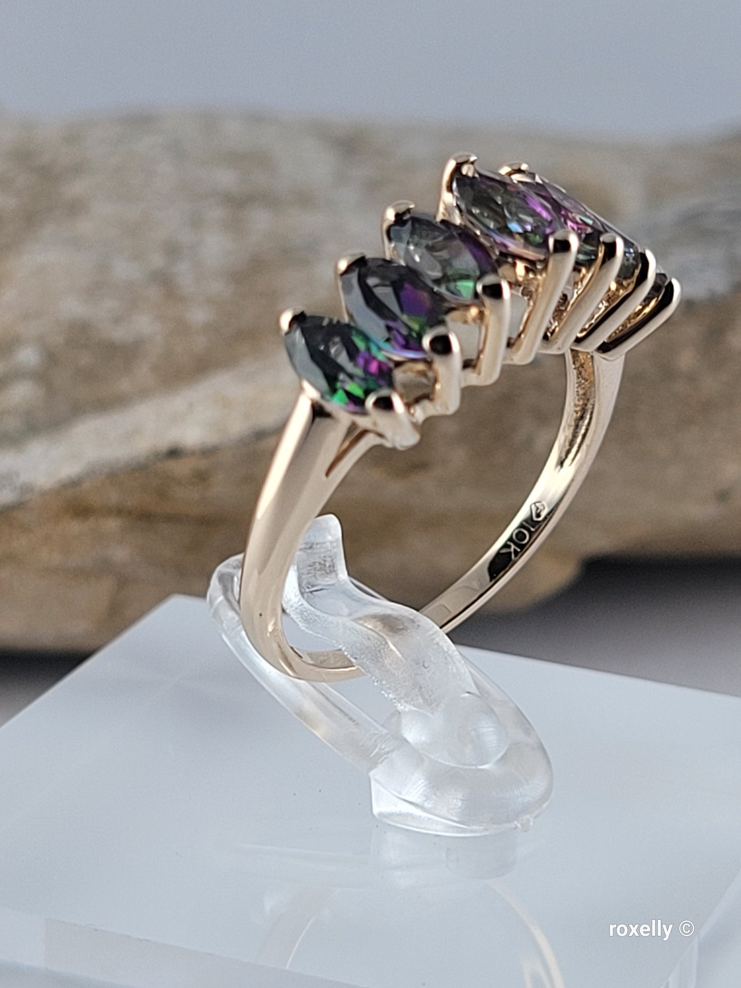 ❤️10k Size 7.75 Beautiful Solid Yellow Gold Mystic Topaz Ring!