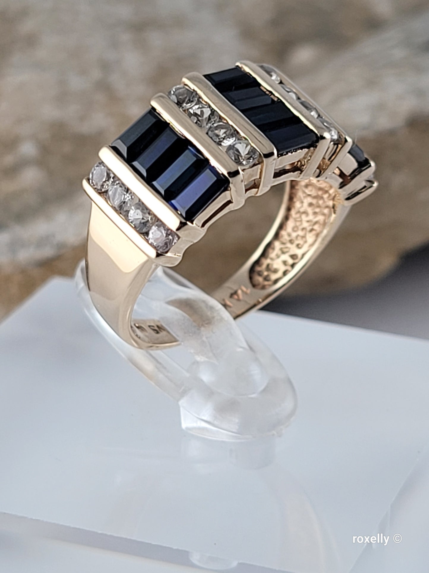 ❤️14k Size 5.5 Amazing Solid Yellow Gold Sapphire and White Topaz Ring!