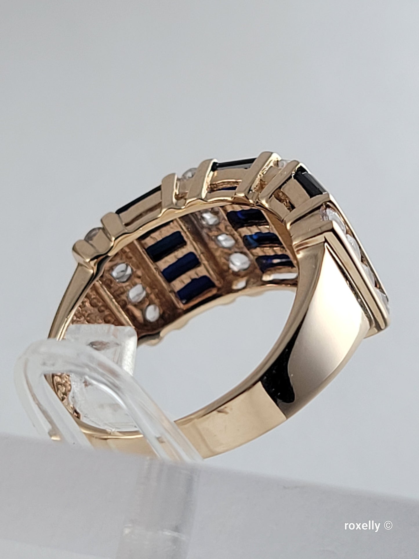 ❤️14k Size 5.5 Amazing Solid Yellow Gold Sapphire and White Topaz Ring!