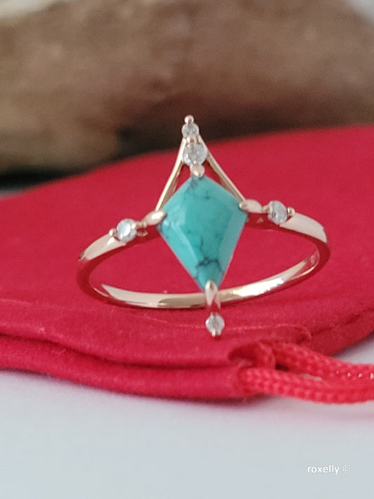 14k Rose Gold Turquoise and Diamonds Ring Size 7.5 Solid Gold!