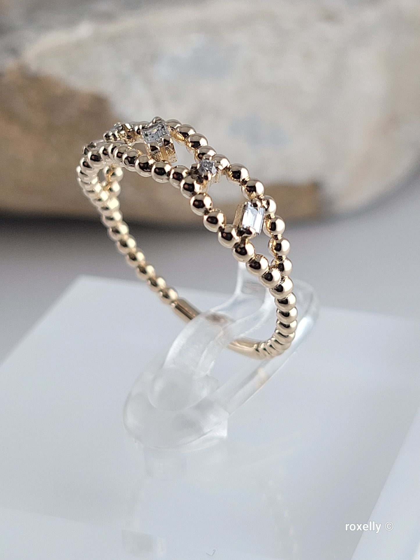 14k Yellow Gold Diamonds Band Ring Size 7 Solid Gold!