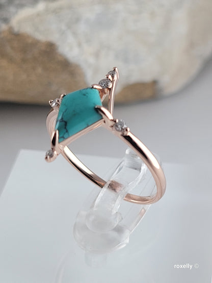 14k Rose Gold Turquoise and Diamonds Ring Size 7.5 Solid Gold!