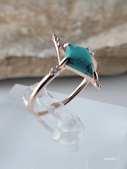14k Rose Gold Turquoise and Diamonds Ring Size 7.5 Solid Gold!