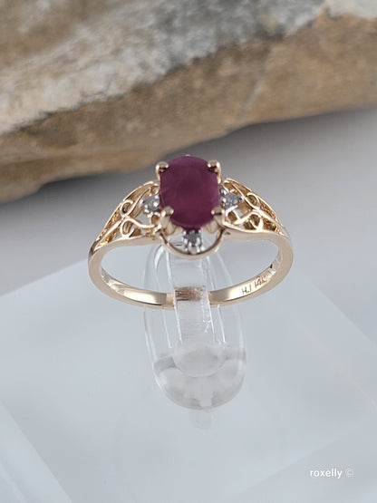 14k Yellow Gold Ruby Diamonds Ring Size 6 Solid Gold!