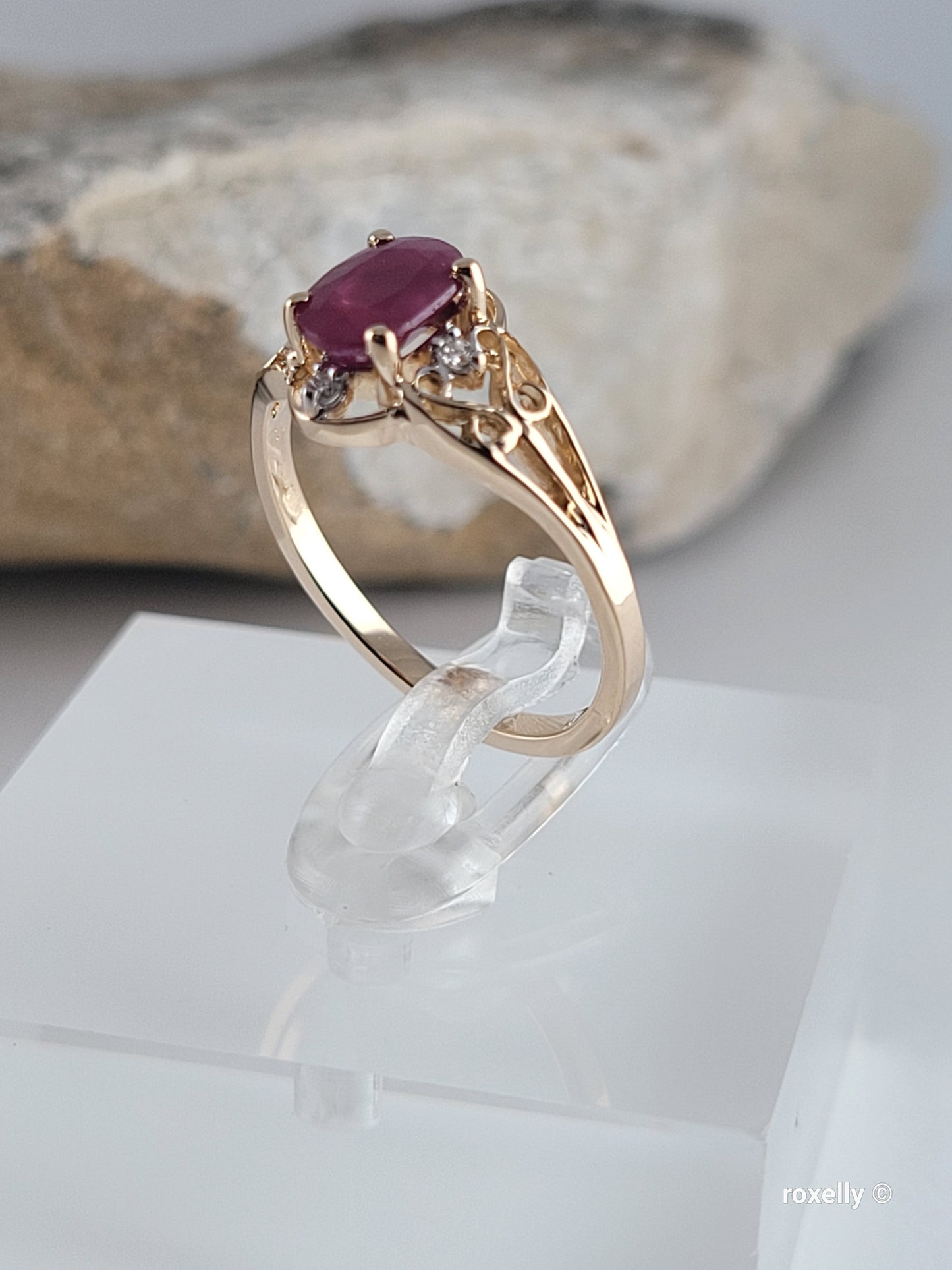 14k Yellow Gold Ruby Diamonds Ring Size 6 Solid Gold!